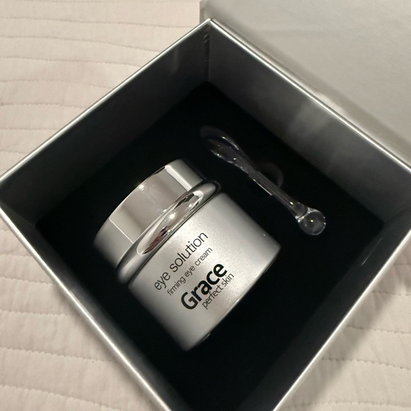 Grace Other - Grace Eye Solution Firming Cream with Silver and Gold Accents